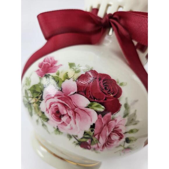 ​Formalities Baum Bros Pierced Lattice Rose Bouquet Vase 7.75 In Cottage Nursery - Picture 9 of 9